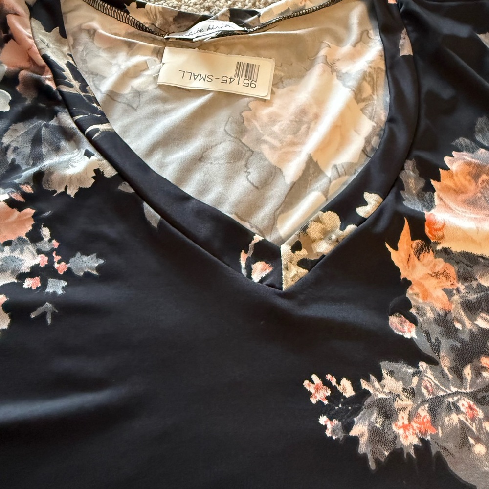 Women’s White Birch Black Floral V-Neck tunic - Peach Rose Print - Picture 3 of 5
